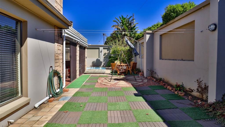 6 Bedroom Property for Sale in Tergniet Western Cape
